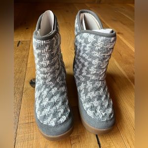 NWT Sanuk Boots, Size 8.5